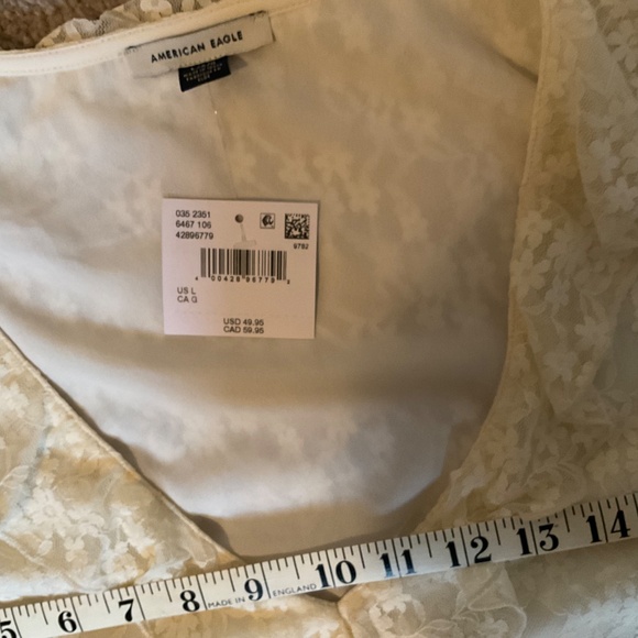 NWT American Eagle Lace Blouse cream colour size large. - Picture 5 of 6